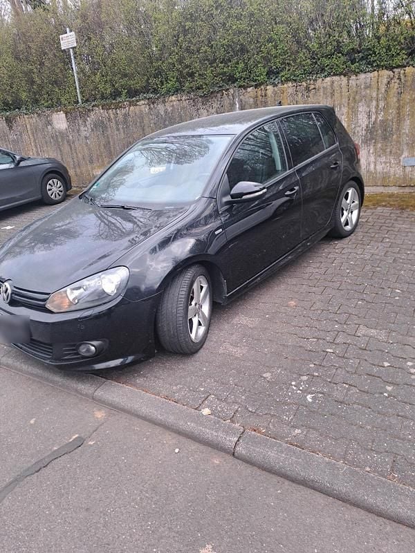 Gebraucht VW Golf VII 105 PS (77 kW) 2012 Schwarz Kleinwagen