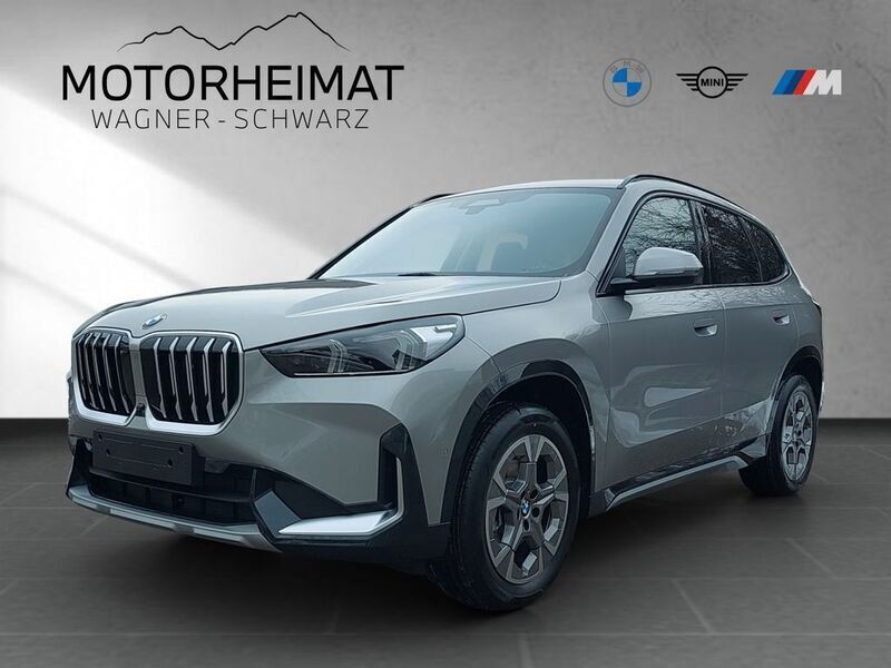 Spacesilber metallic Neu 2024 BMW X1 xLine SUV | 47.745 € (Guter Preis) - Bild 1/4