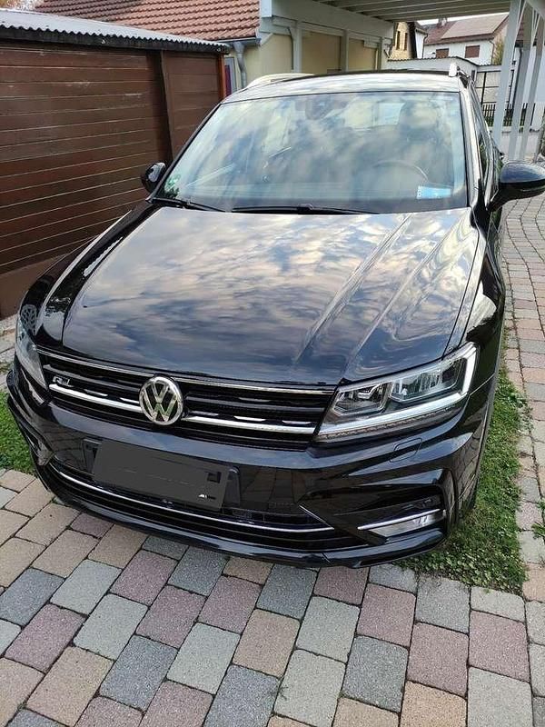 Schwarz Gebraucht 2017 VW Tiguan Highline SUV | 22.850 € (Fairer Preis) - Bild 1/4