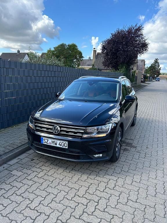 Gebraucht VW Tiguan Sound 150 PS (110 kW) 2017 Schwarz SUV