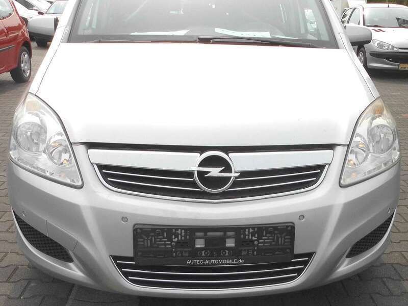 Silber Gebraucht 2009 Opel Zafira Edition Van / Kleinbus | 2.800 € (Guter Preis) - Bild 1/4