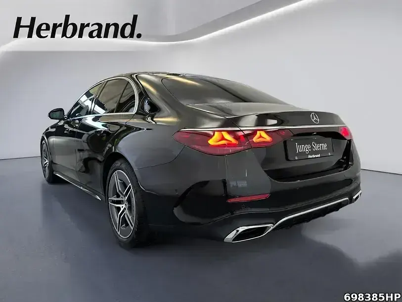 Gebraucht Mercedes E220 AMG 197 PS (144 kW) 2024 Metalliclack obsidianschwarz m Limousine
