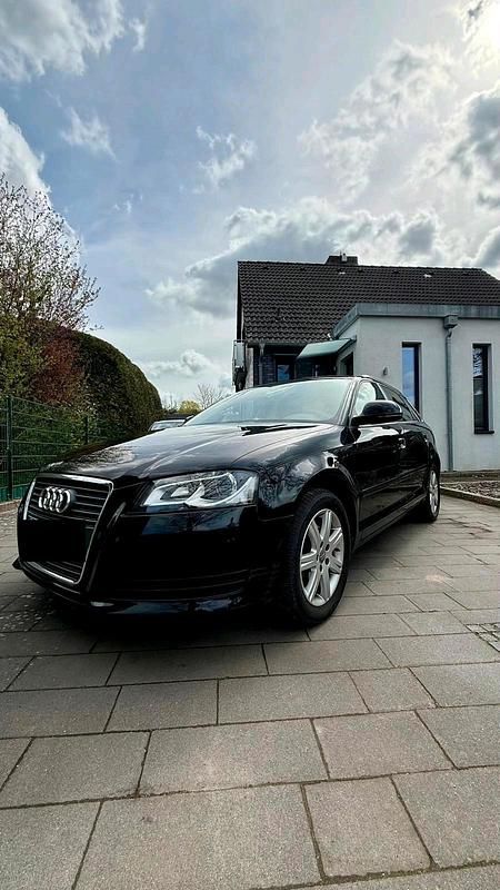 Second-hand Audi A3 Attraction 125 CP (91 kW) 2009 Negru Hatchback