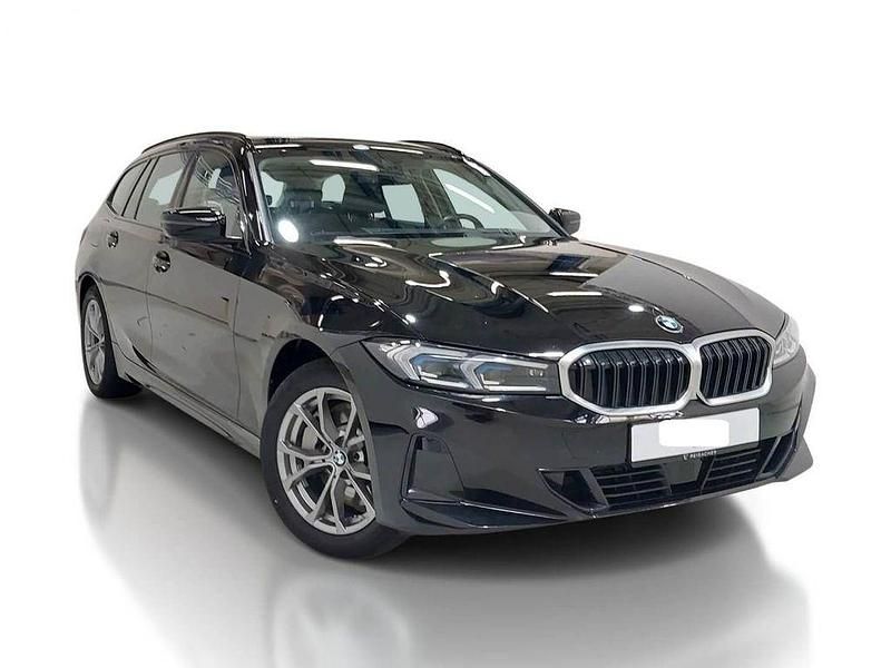 Schwarz ii/bonnet fluid black Gebraucht 2022 BMW 330 Sport Line Kombi | 29.999 € (Superpreis) - Bild 1/4