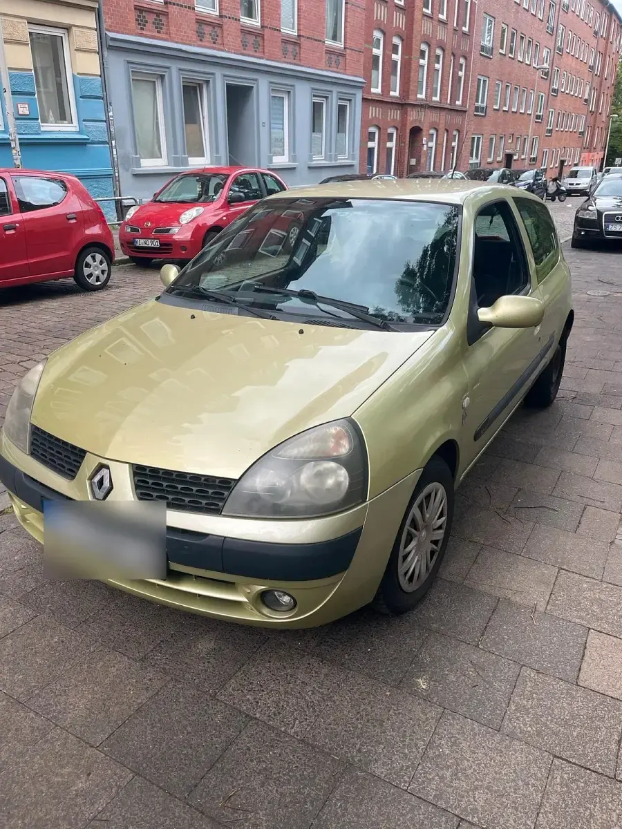 Gebraucht Renault Clio II 75 PS (55 kW) 2003 Grün Limousine