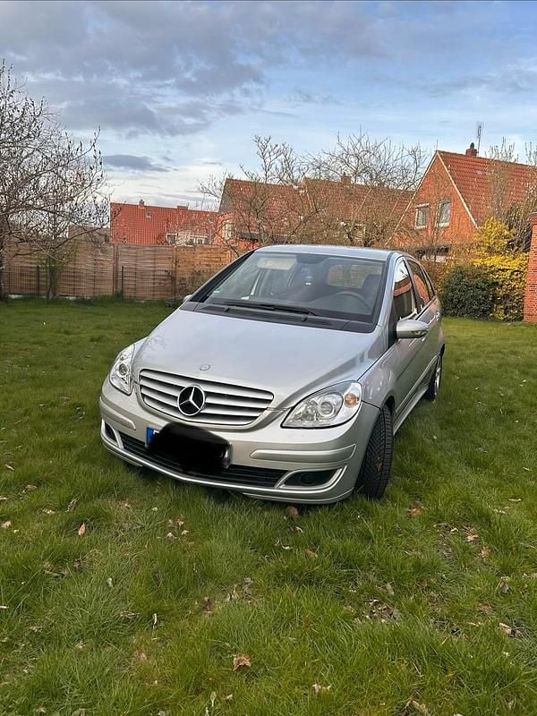 Gebraucht Mercedes B180 109 PS (80 kW) 2005 Silber Van / Kleinbus