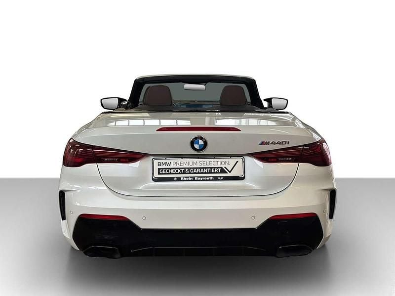 Gebraucht BMW 440 374 PS (275 kW) 2025 Mineralweiß metallic Cabrio