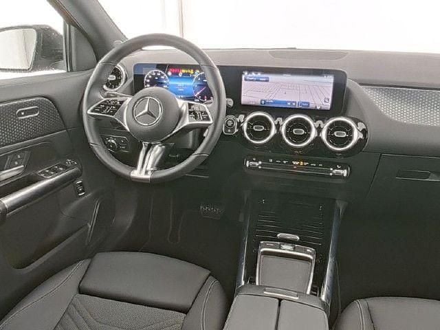 Gebraucht Mercedes GLA200 Progressive 150 PS (110 kW) 2025 Manufaktur patagonienrot metallic SUV