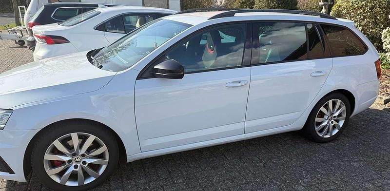 Gebraucht Skoda Octavia RS 184 PS (135 kW) 2019 Weiß Kombi