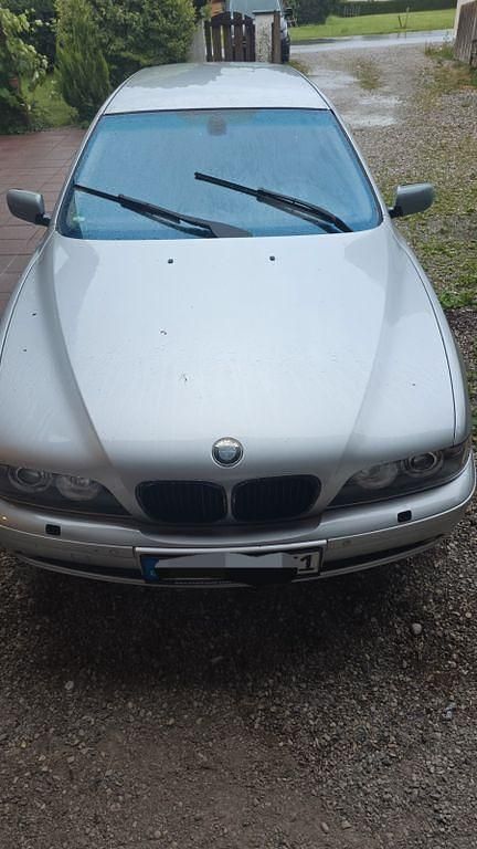 Silber Gebraucht 2002 BMW 530 Kombi | 4.000 € - Bild 1/4