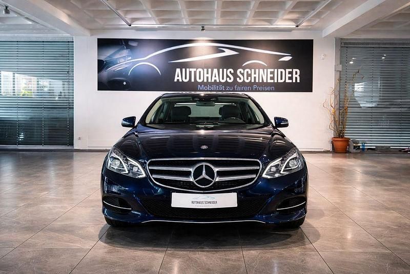 Gebraucht Mercedes E350 258 PS (189 kW) 2015 Blau Limousine