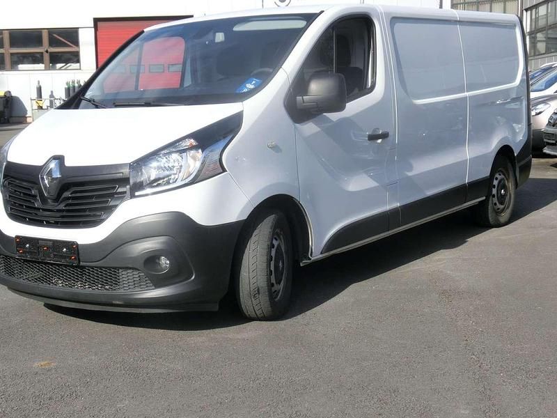 Gebraucht Renault Trafic 145 PS (106 kW) 2018 Weiß Van / Kleinbus