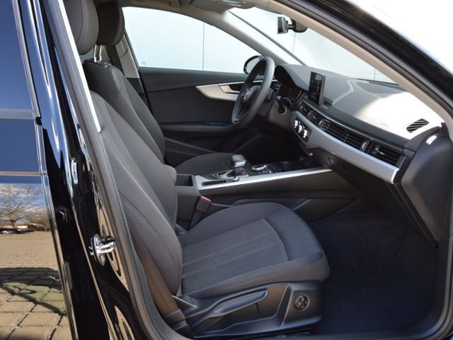 Gebraucht Audi A4 Basis 150 PS (110 kW) 2019 Schwarz (brillantschwarz) Kombi