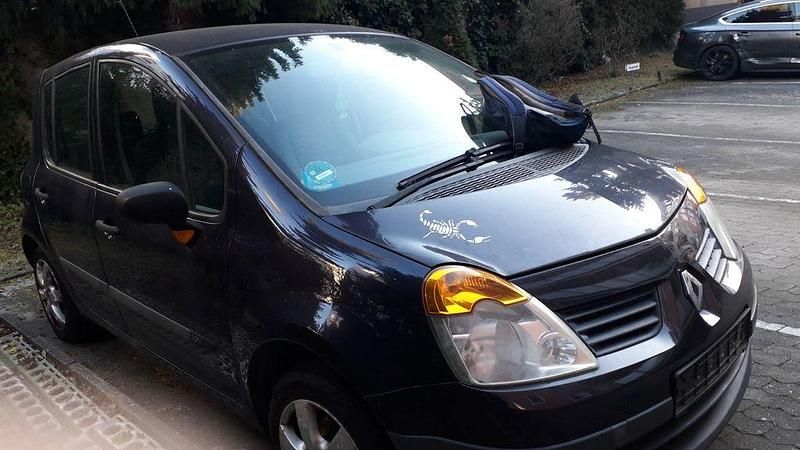 Gebraucht Renault Modus Dynamique 79 PS (58 kW) 2005 Violet Van / Kleinbus