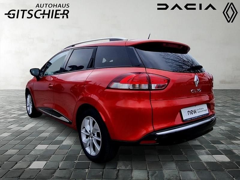 Gebraucht Renault Clio GrandTour LIMITED Deluxe 90 PS (66 kW) 2016 Rot Kombi