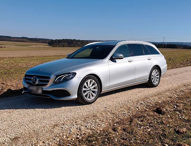 Gebraucht Mercedes E220 Avantgarde 194 PS (142 kW) 2018 Silber Kombi