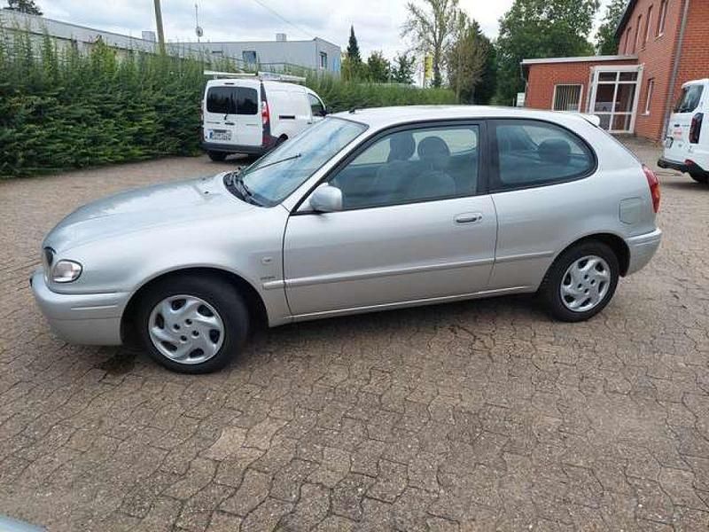 Gebraucht Toyota Corolla 110 PS (80 kW) 2001 Silber Kleinwagen