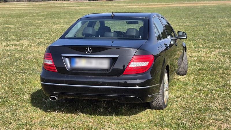 Gebraucht Mercedes C250 204 PS (150 kW) 2012 Schwarz Limousine