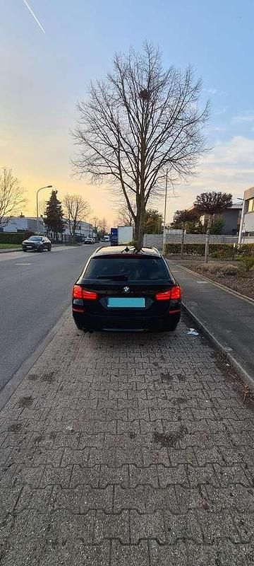 Gebraucht BMW 520 184 PS (135 kW) 2012 Schwarz Kombi