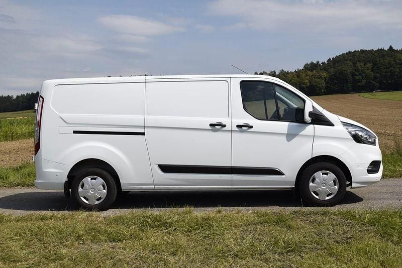 Weiß Gebraucht 2022 Ford Transit Custom Trend Van / Kleinbus | 22.460 € (Fairer Preis) - Bild 1/4