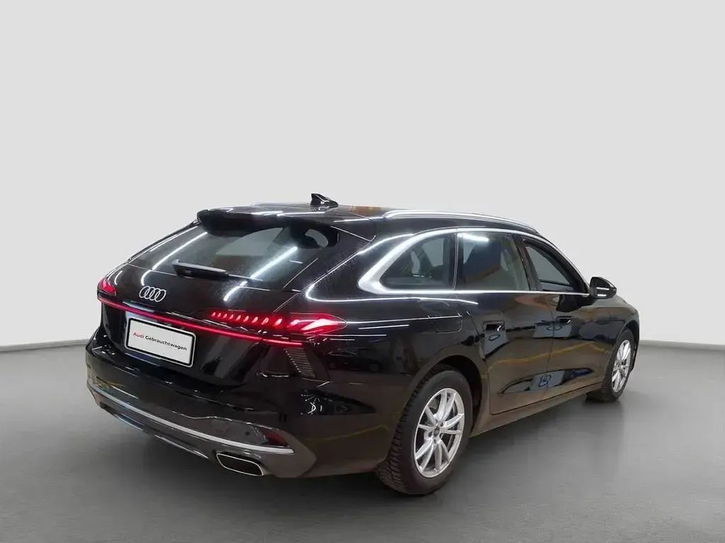 Gebraucht Audi A6 Sport 204 PS (150 kW) 2026 Schwarz Kombi