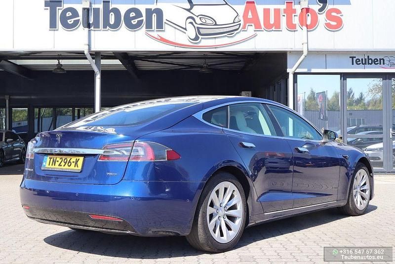 Second-hand Tesla Model S 244 kW (333 CP) 2018 Albastru Hatchback