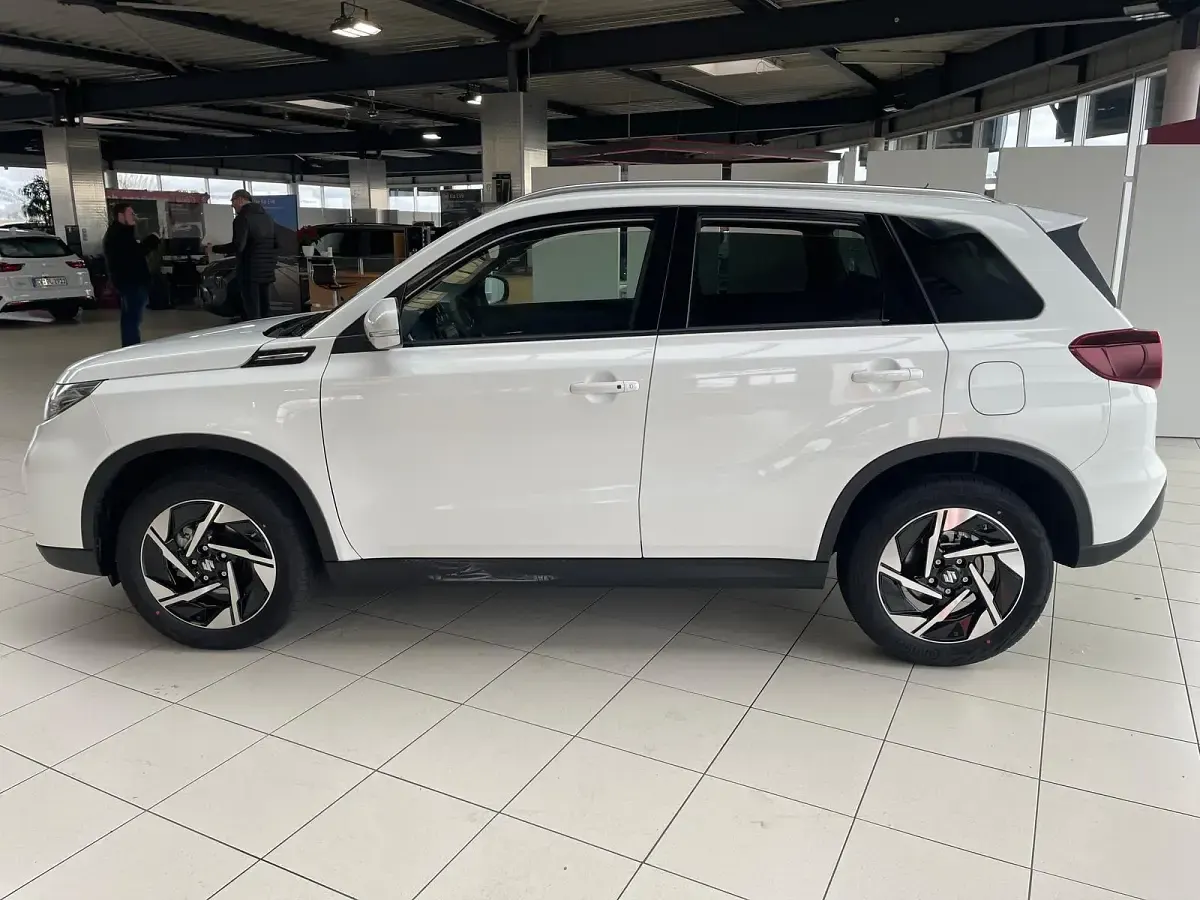 Neu Suzuki Vitara Comfort+ 129 PS (94 kW) 2026 Superior white SUV