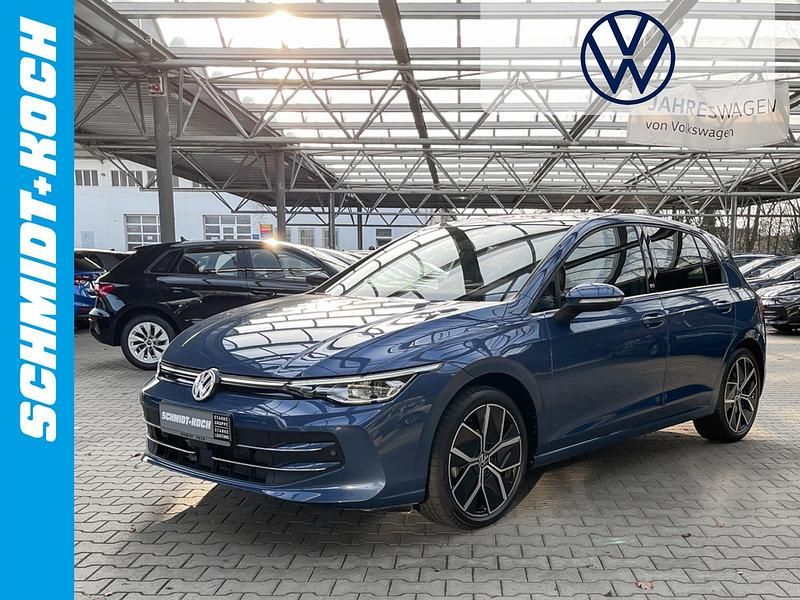 Anemonenblau (blau) Gebraucht 2024 VW Golf VIII Edition | 33.750 € (Etwas zu teuer) - Bild 1/4