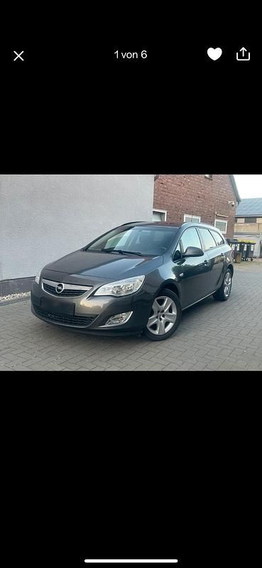 Grau Gebraucht 2011 Opel Astra Kombi | 3.800 € - Bild 1/4