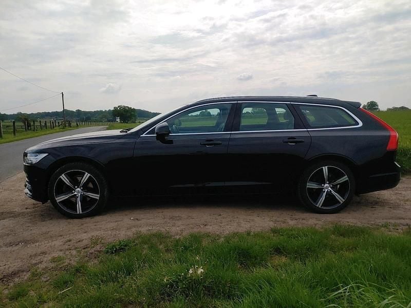 Second-hand Volvo V90 150 CP (110 kW) 2017 Negru Break