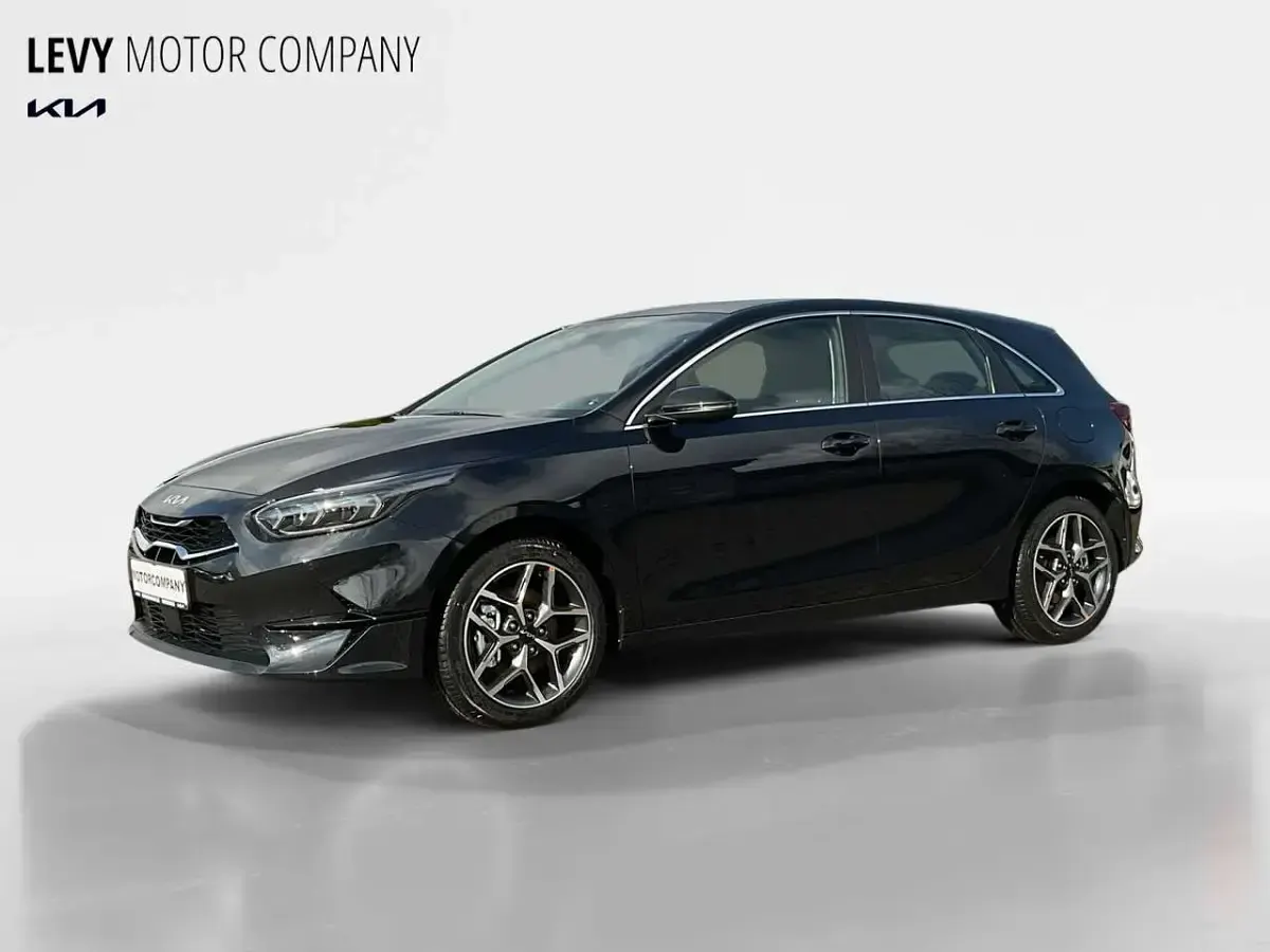 Neu Kia Ceed Spirit 140 PS (102 kW) 2025 1k black pearl m Kleinwagen