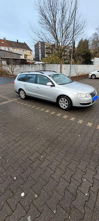 Silber Gebraucht 2006 VW Passat Sportline Kombi | 3.750 € (Etwas zu teuer) - Bild 1/4