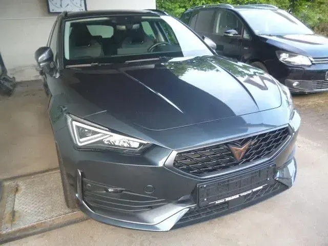 Gebraucht Cupra Leon 150 PS (110 kW) 2024 Grau Limousine