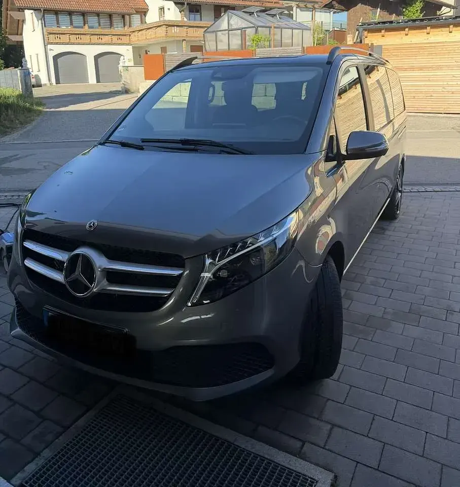 Gebraucht Mercedes V250 Edition 190 PS (139 kW) 2022 Grau Van / Kleinbus