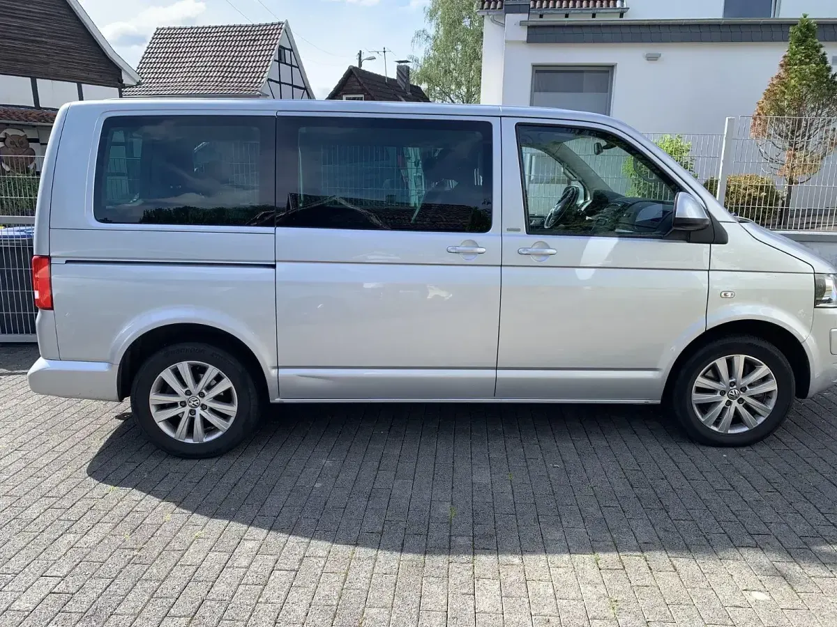 Gebraucht VW Multivan 179 PS (131 kW) 2012 Silber Van / Kleinbus