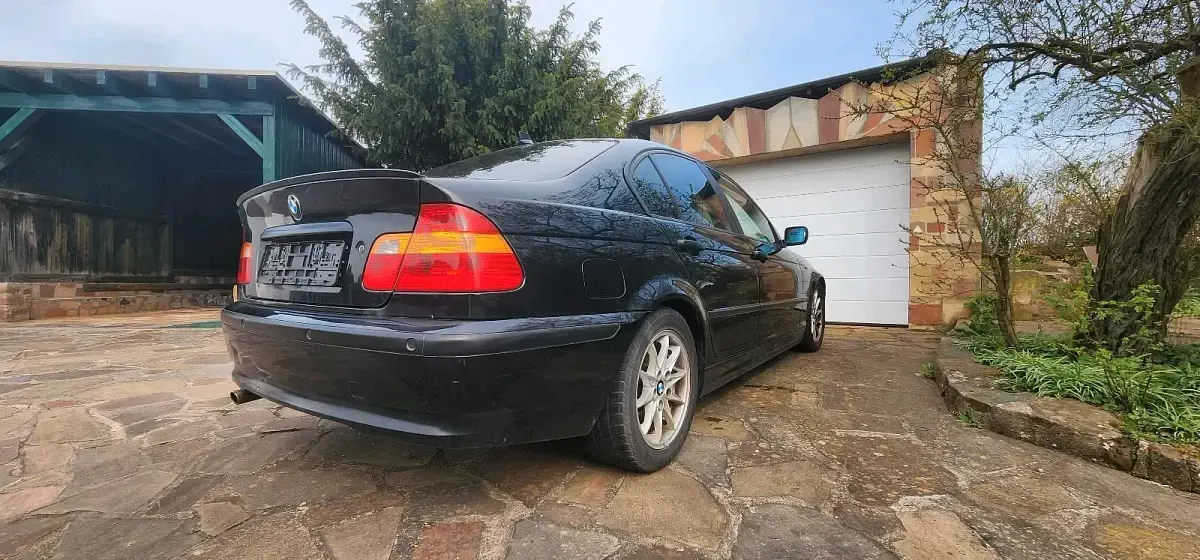 Gebraucht BMW 316 116 PS (85 kW) 2003 Schwarz Limousine