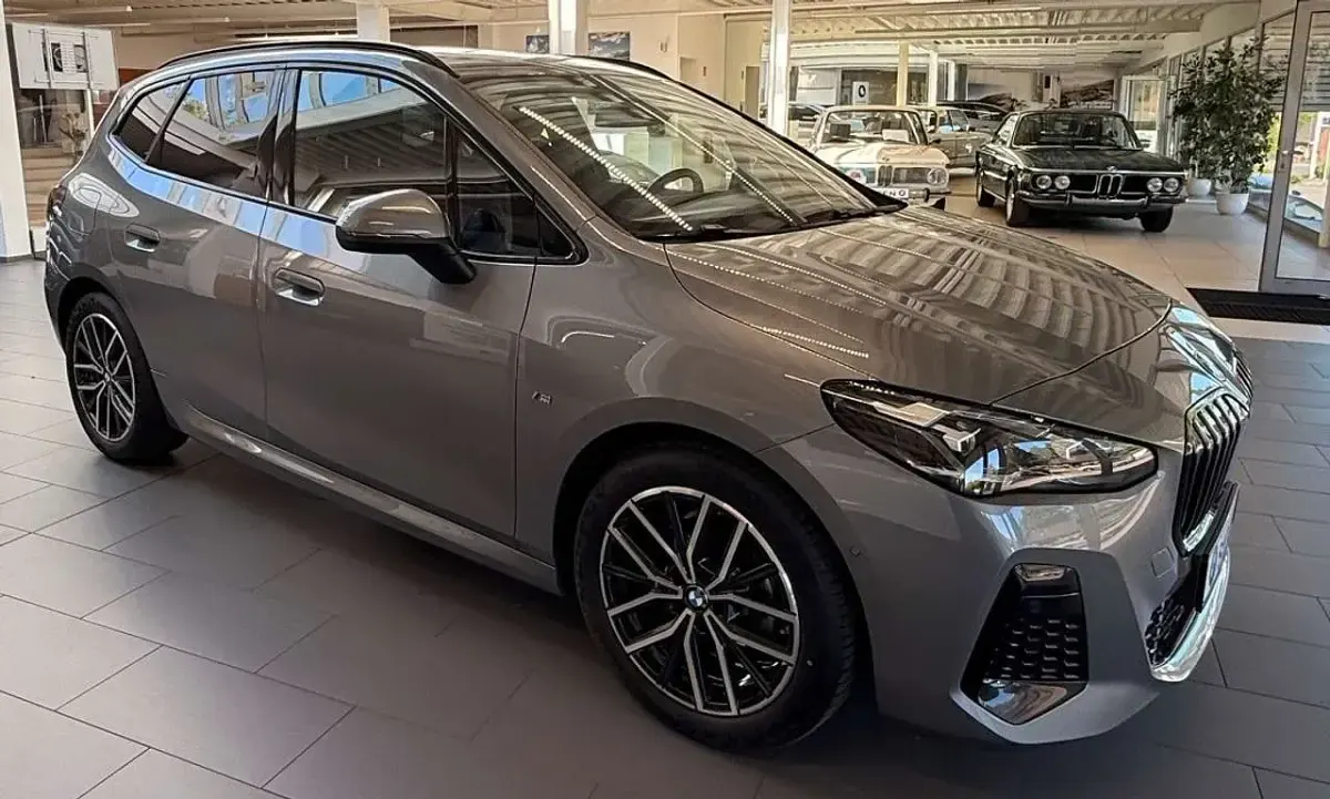 Gebraucht BMW 220 170 PS (125 kW) 2023 Skyscraper grau metallic Kombi