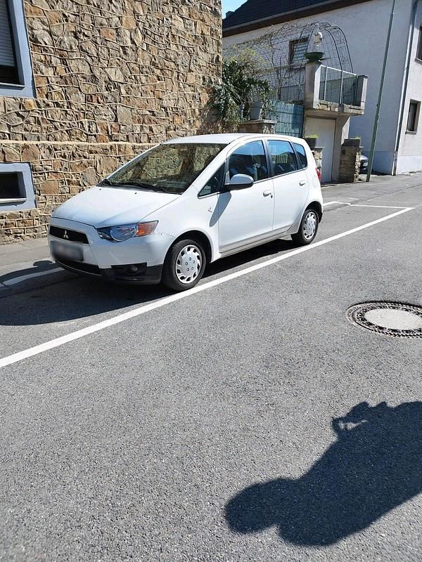 Gebraucht Mitsubishi Colt 95 PS (69 kW) 2011 Weiß Kleinwagen