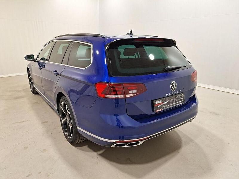 Gebraucht VW Passat R-line 200 PS (147 kW) 2023 Blau Kombi