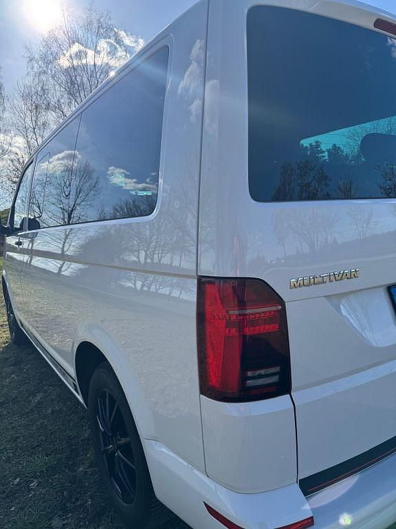 Second-hand VW Multivan 150 CP (110 kW) 2021 Alb Monovolum
