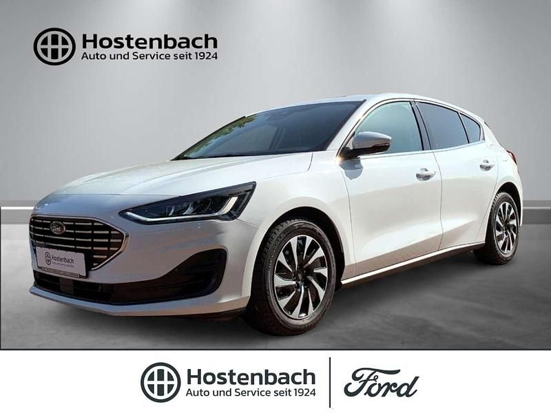 Weiss Gebraucht 2024 Ford Focus Titanium Limousine | 19.980 € (Superpreis) - Bild 1/4
