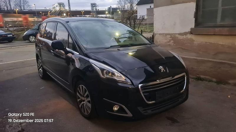Gebraucht Peugeot 5008 Business-Line 163 PS (119 kW) 2015 Schwarz Van / Kleinbus