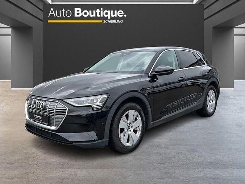 Gebraucht Audi e-tron Basis 230 kW (313 PS) 2022 Brillantschwarz SUV