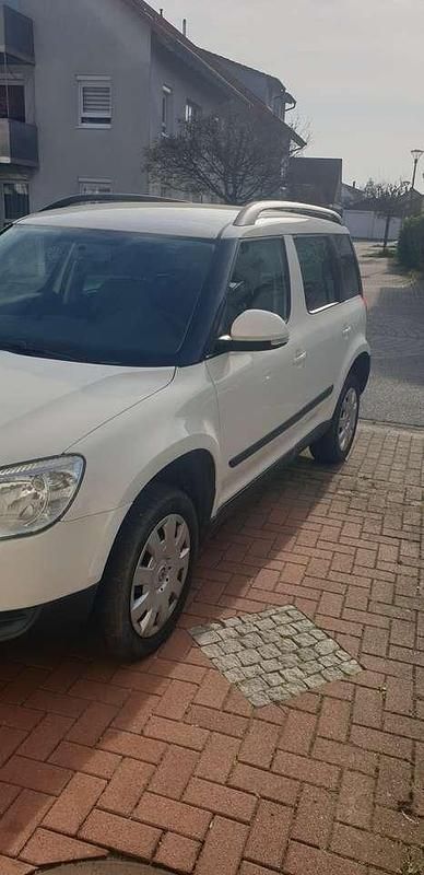 Gebraucht Skoda Yeti Active 105 PS (77 kW) 2012 Weiß SUV