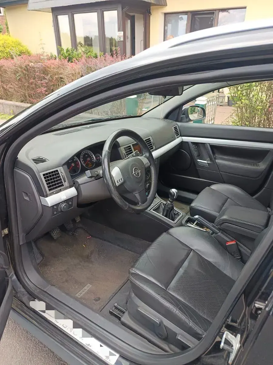 Gebraucht Opel Signum Sport 155 PS (114 kW) 2004 Schwarz Kleinwagen
