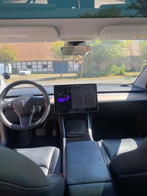 Gebraucht 2020 Tesla Model 3 Standard Range Plus Limousine | 26.900 € (Teuer) - Bild 1/4