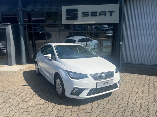 Weiß Gebraucht 2022 Seat Ibiza Reference Limousine | 12.790 € (Guter Preis) - Bild 1/3