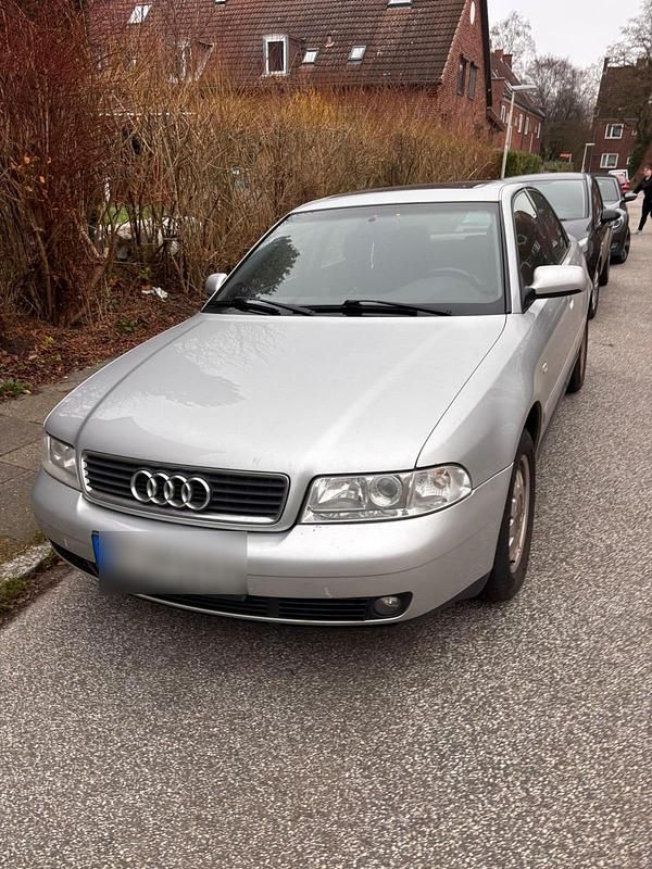 Silber Gebraucht 1999 Audi A4 Limousine | 750 € (Superpreis) - Bild 1/4