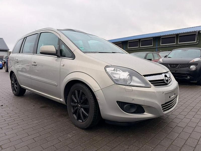 Gebraucht Opel Zafira Innovation 140 PS (102 kW) 2010 Grau Van / Kleinbus