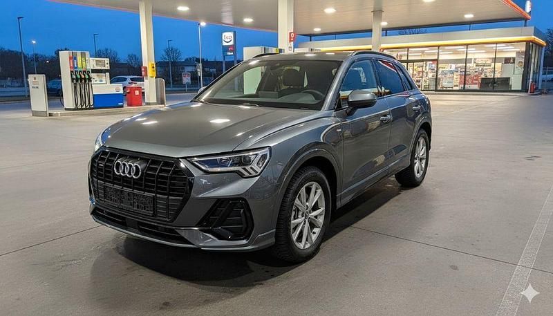 Grau Gebraucht 2021 Audi Q3 Sport SUV | 35.950 € (Fairer Preis) - Bild 1/4